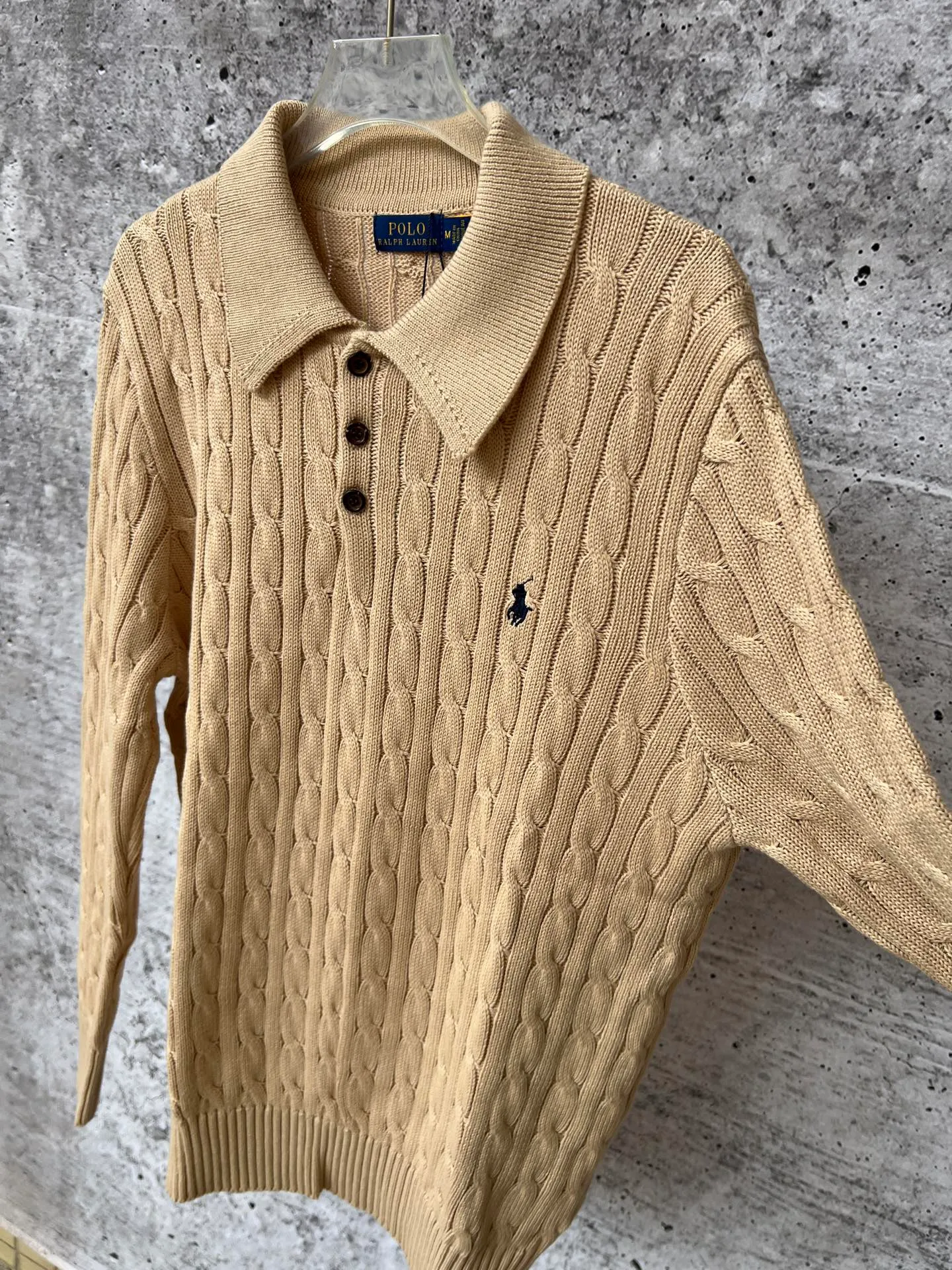 P240 Ralph Lauren fall lapel unisex polo sweater, made of the same pure cotton washed fabric as the original, all craftsmanship details restored to the original, buttoned lapel upper body with a lazy old money style